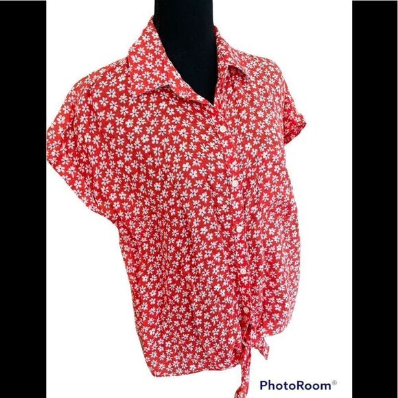 Old Navy linen/ cotton blend red floral tie front top, size M. - Picture 5 of 6